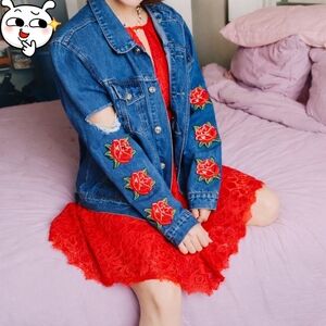 PACSUN EMBROIDERED JEAN JACKET Size M Distressed Pac Sun Streetwear Los Angeles